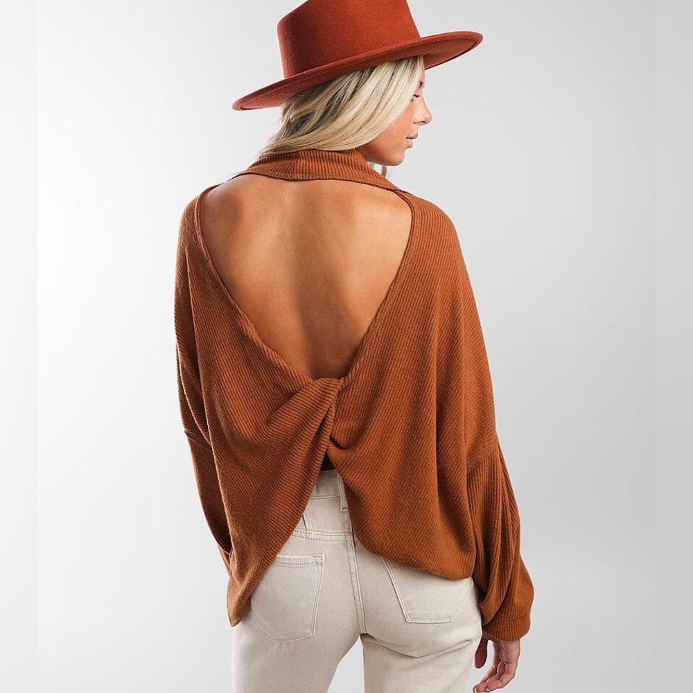 Buckle Brushed Knit Ribbed Turtleneck Top. Size Small.